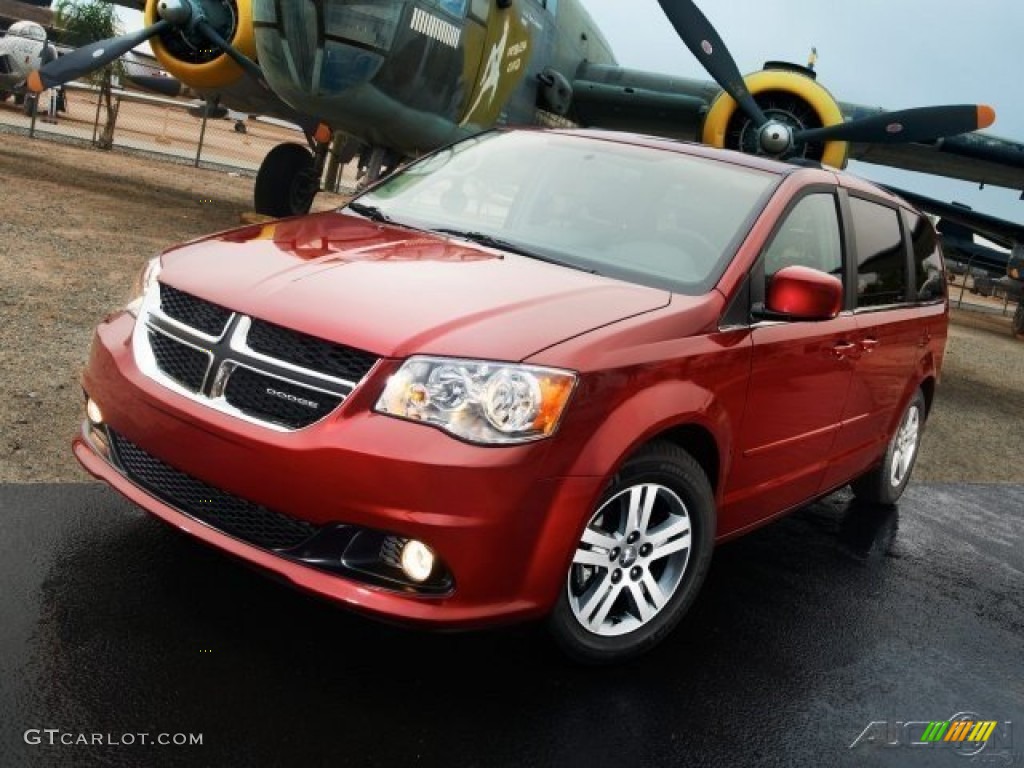 2013 Grand Caravan SXT - Redline 2 Coat Pearl / Black/Light Graystone photo #2