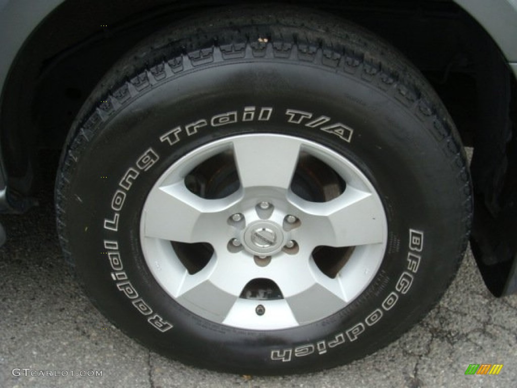 2005 Nissan Pathfinder SE 4x4 Wheel Photos