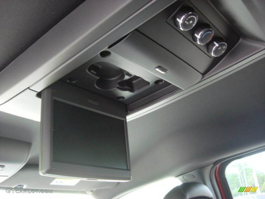 2013 Dodge Grand Caravan R/T Entertainment System Photos