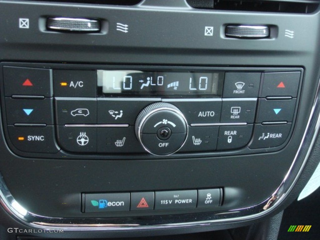 2013 Dodge Grand Caravan R/T Controls Photo #74165359