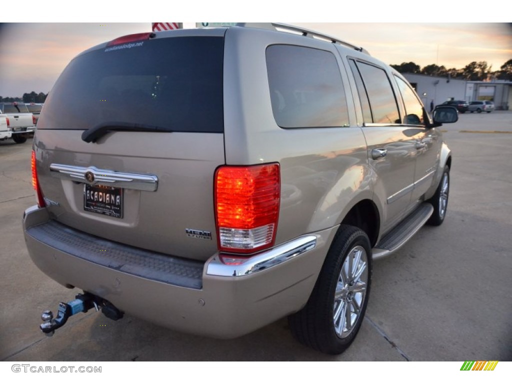 2008 Aspen Limited Walter P Chrysler Signature Series - Light Sandstone Metallic / Light Graystone photo #8