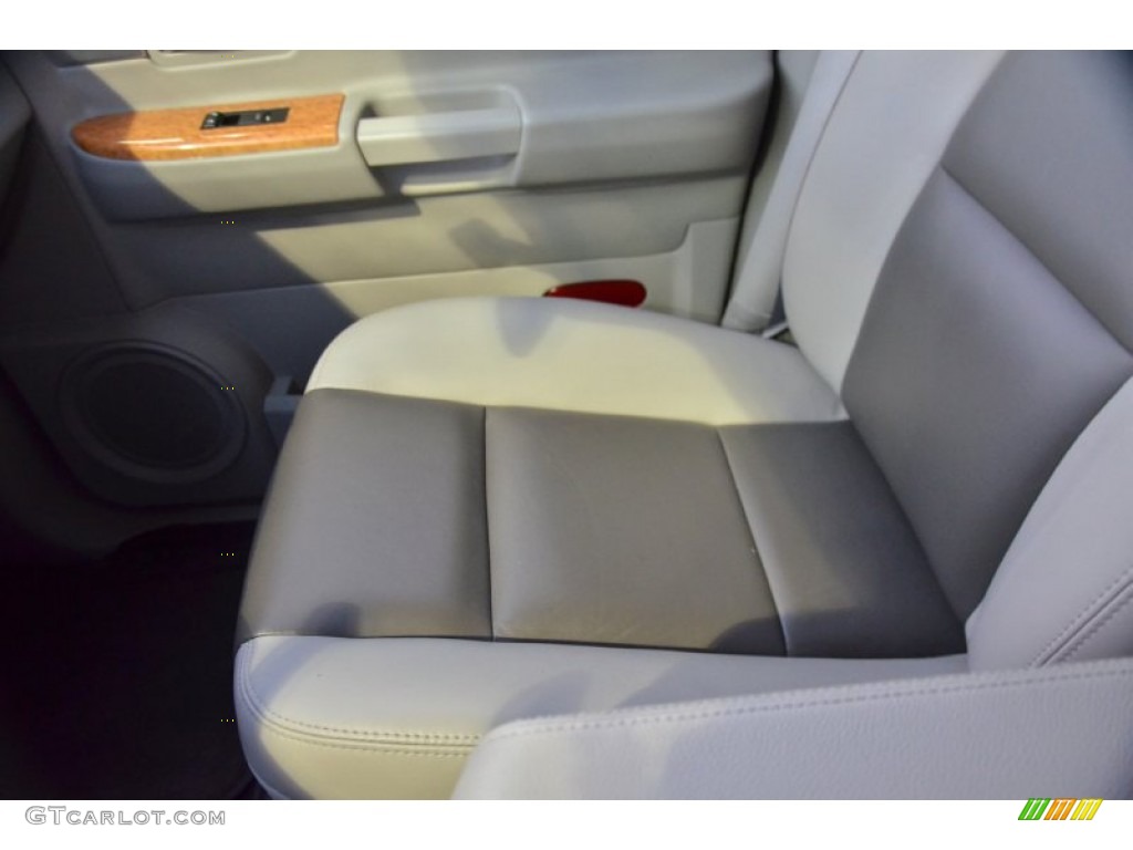 2008 Aspen Limited Walter P Chrysler Signature Series - Light Sandstone Metallic / Light Graystone photo #32