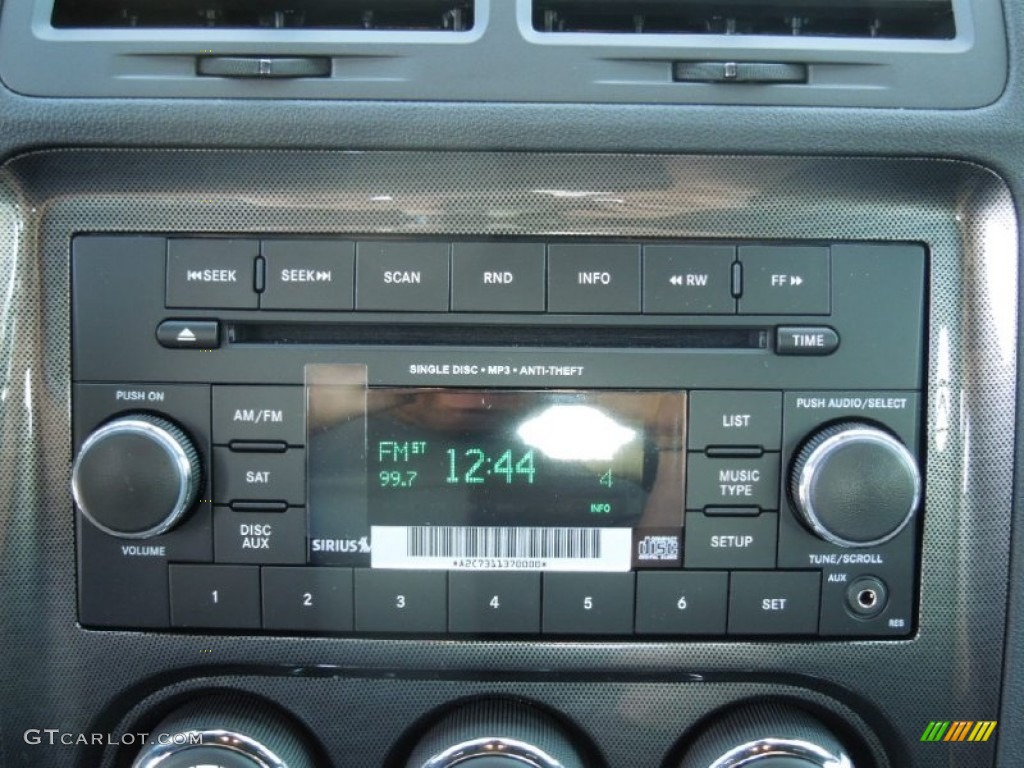 2013 Dodge Challenger SXT Audio System Photo #74167528