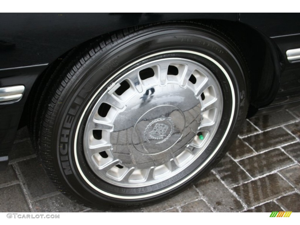 1997 Cadillac DeVille Sedan Wheel Photo #74169385