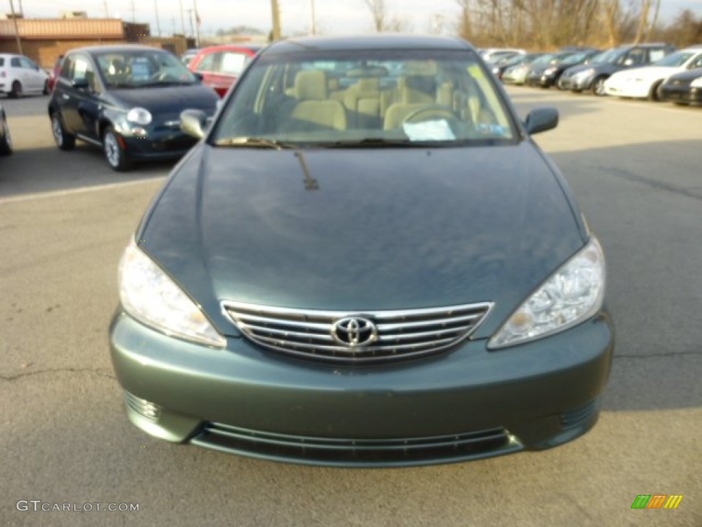 2005 Camry LE V6 - Aspen Green Pearl / Taupe photo #2