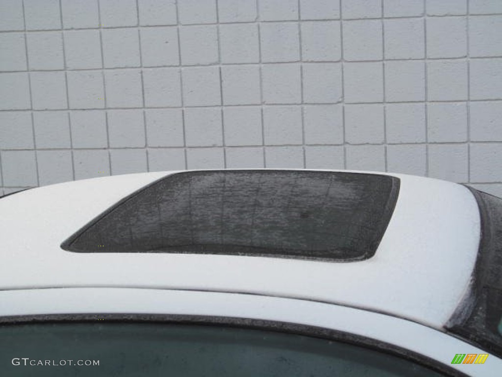 2003 Sunfire  - Summit White / Graphite photo #3