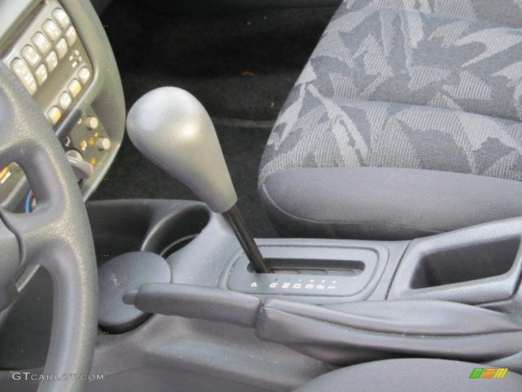 2003 Sunfire  - Summit White / Graphite photo #16