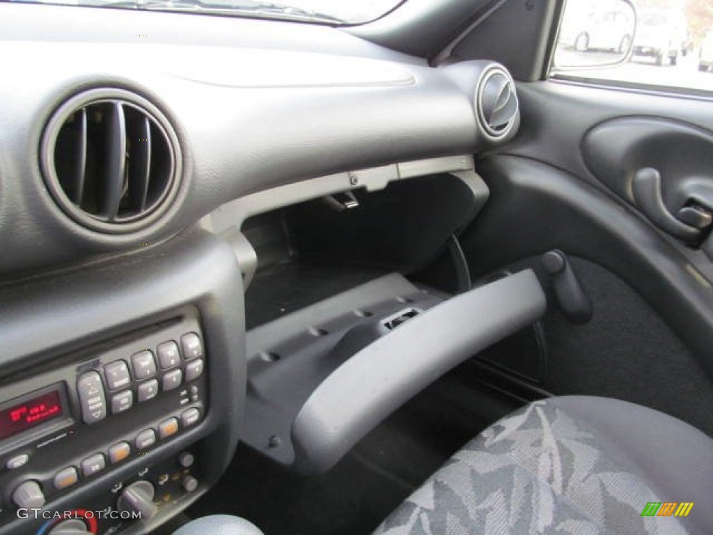 2003 Sunfire  - Summit White / Graphite photo #20