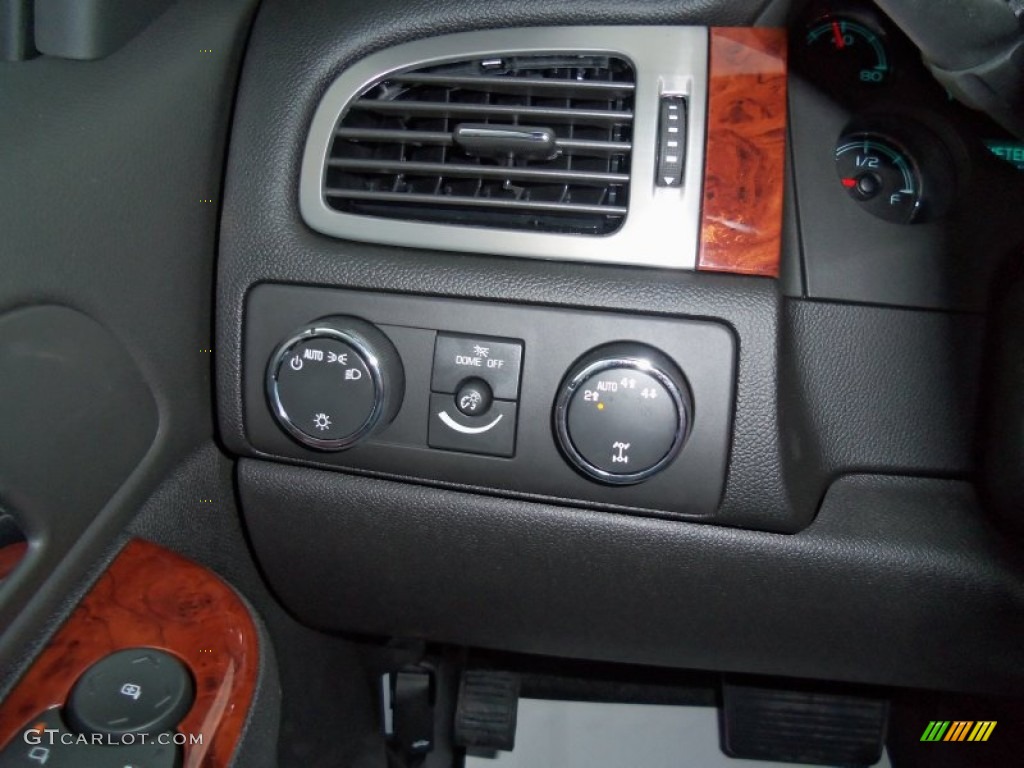 2013 Tahoe LS 4x4 - Summit White / Ebony photo #26