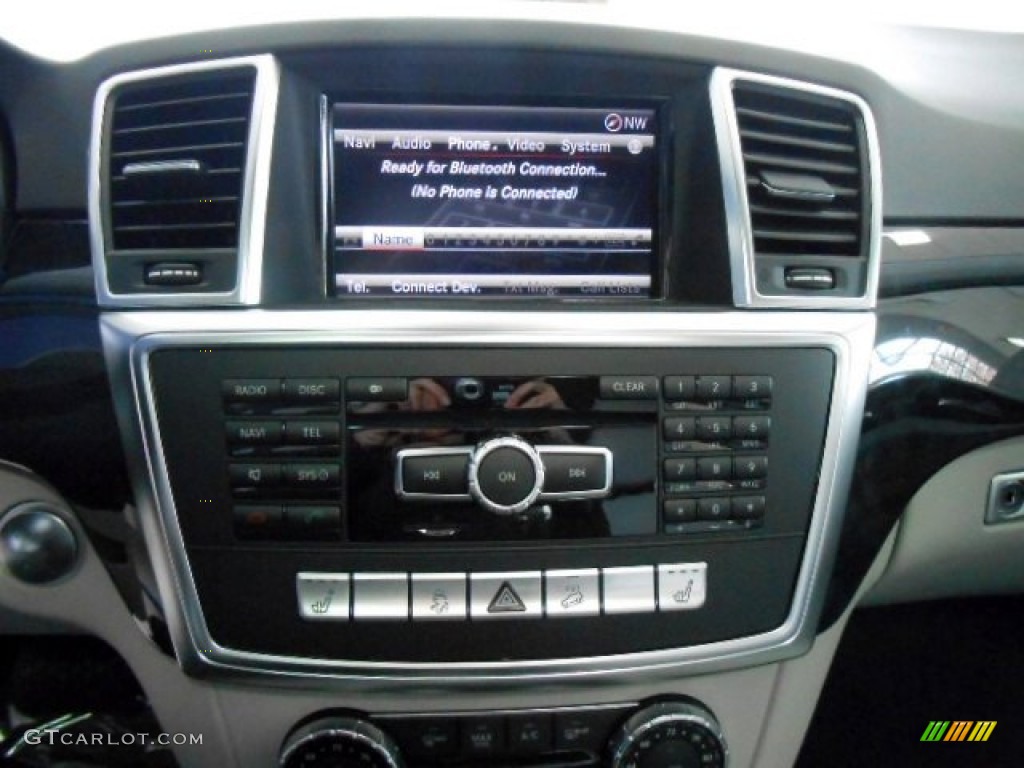 2013 Mercedes-Benz ML 350 BlueTEC 4Matic Controls Photo #74178296