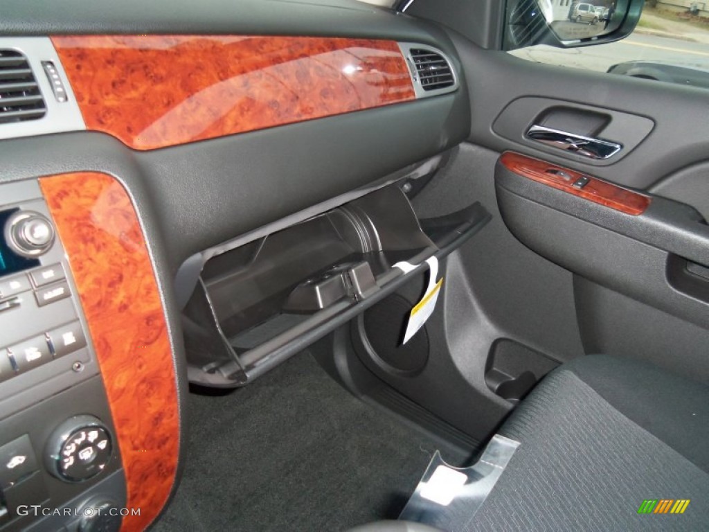 2013 Tahoe LS 4x4 - Summit White / Ebony photo #32