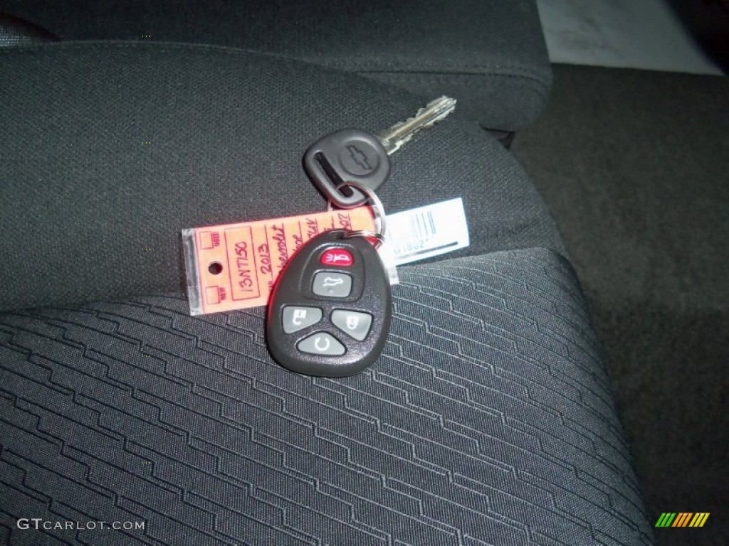 2013 Tahoe LS 4x4 - Summit White / Ebony photo #38