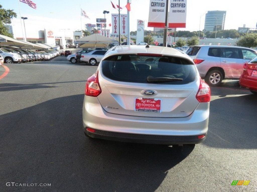 2012 Focus SE Sport 5-Door - Ingot Silver Metallic / Two-Tone Sport photo #6