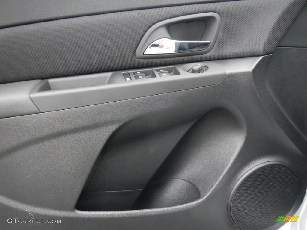 2013 Cruze LT - Summit White / Jet Black photo #14