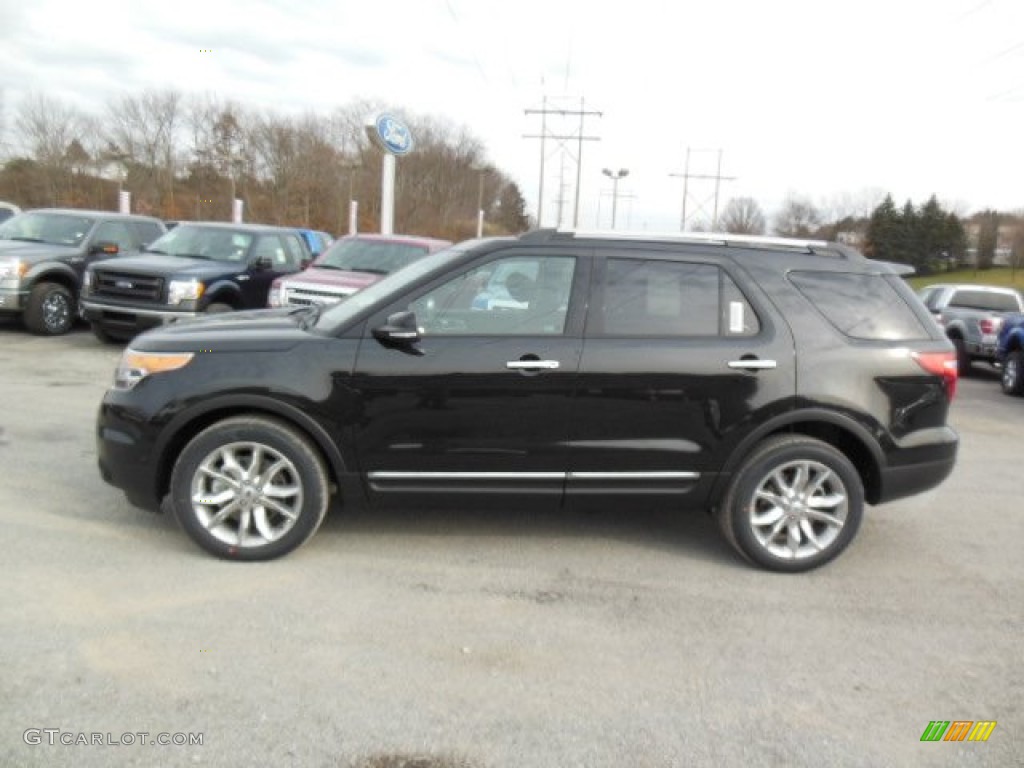 2013 Explorer XLT 4WD - Tuxedo Black Metallic / Charcoal Black photo #5