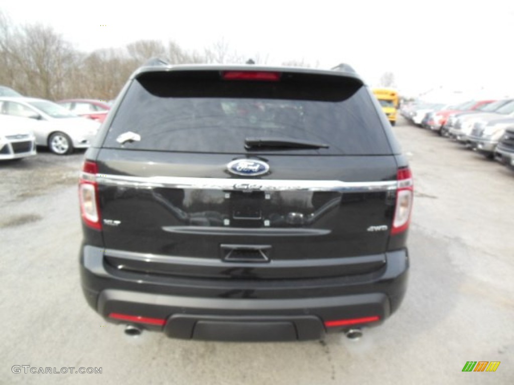 2013 Explorer XLT 4WD - Tuxedo Black Metallic / Charcoal Black photo #7