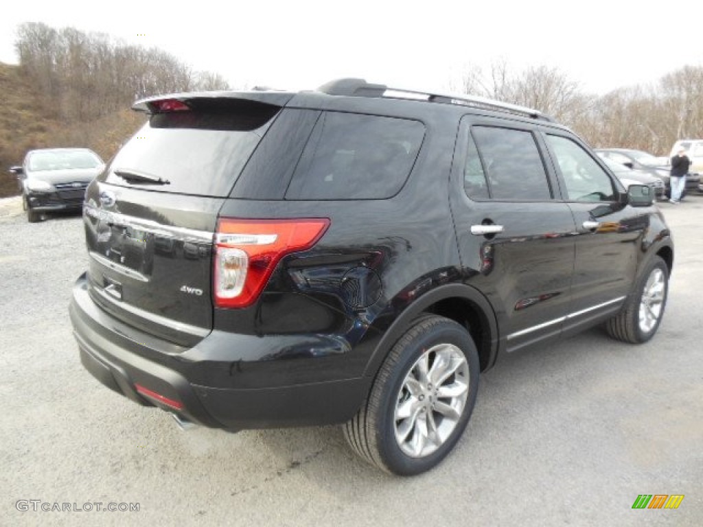 2013 Explorer XLT 4WD - Tuxedo Black Metallic / Charcoal Black photo #8