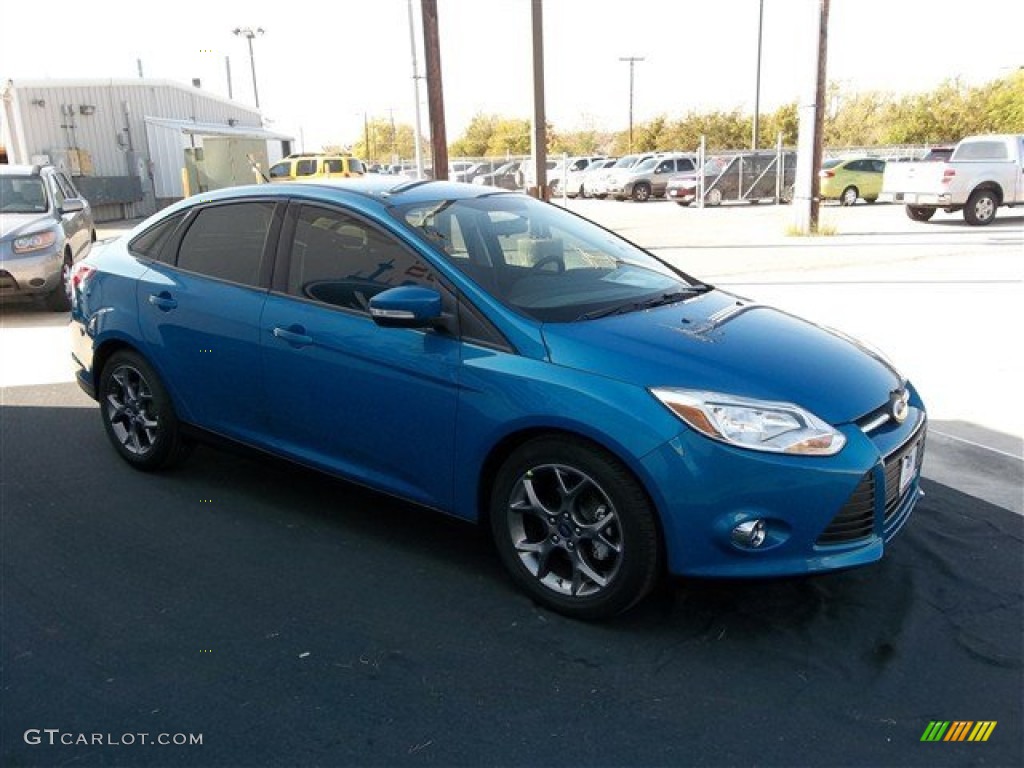 2013 Focus SE Sedan - Blue Candy / Charcoal Black photo #11