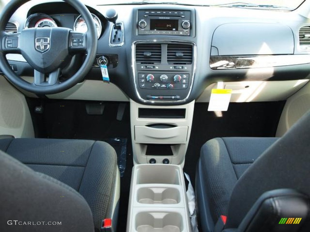 2013 Grand Caravan SE - Sandstone / Black/Light Graystone photo #5