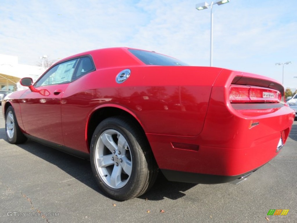 2013 Challenger SXT - Redline 3-Coat Pearl / Dark Slate Gray photo #2