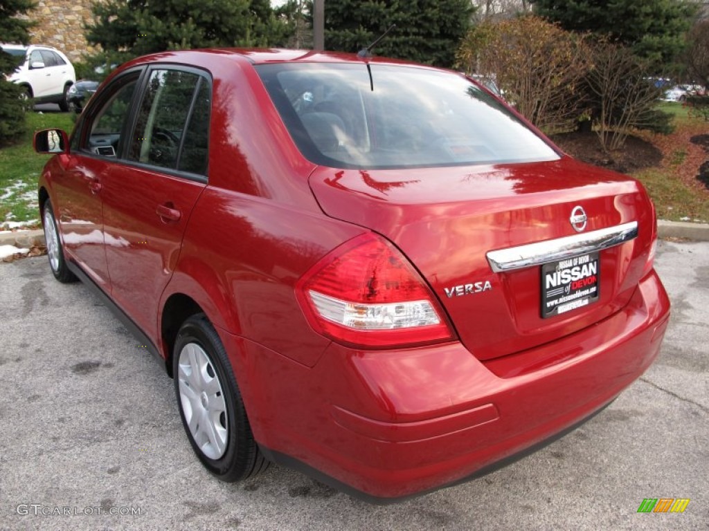 2011 Versa 1.8 S Sedan - Red Brick / Charcoal photo #8