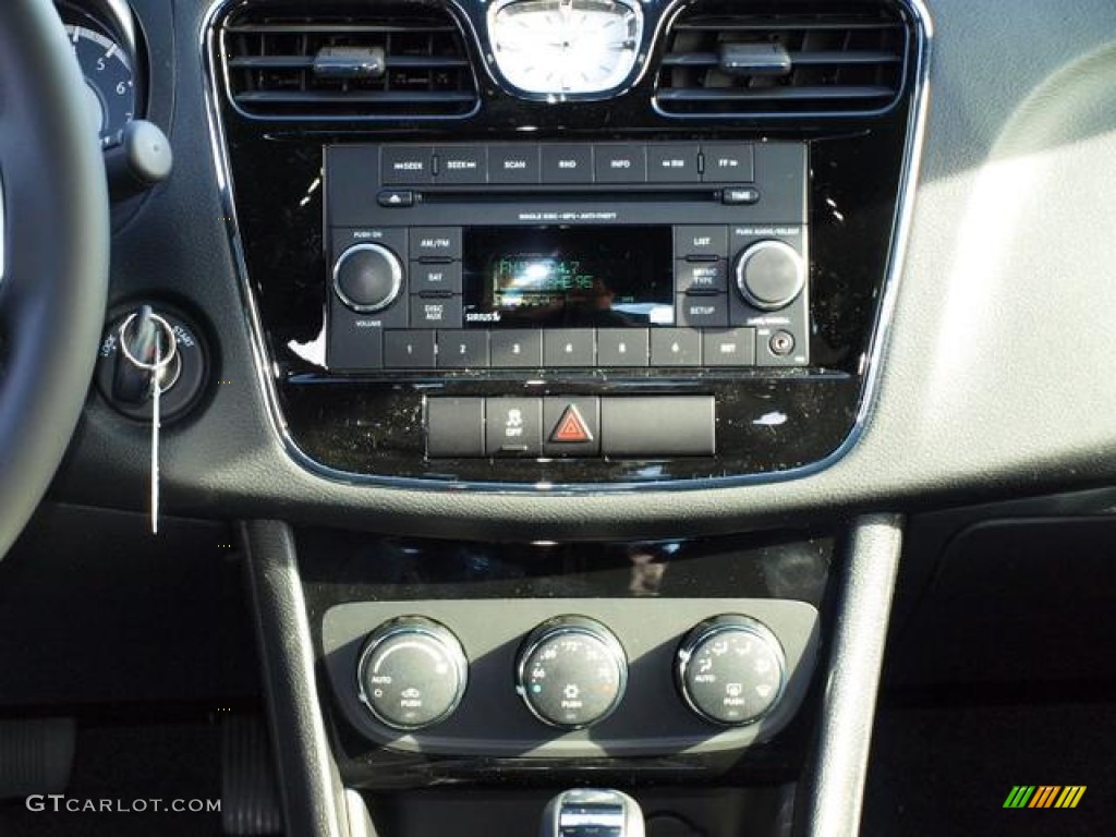 2013 Chrysler 200 Touring Sedan Controls Photo #74194120