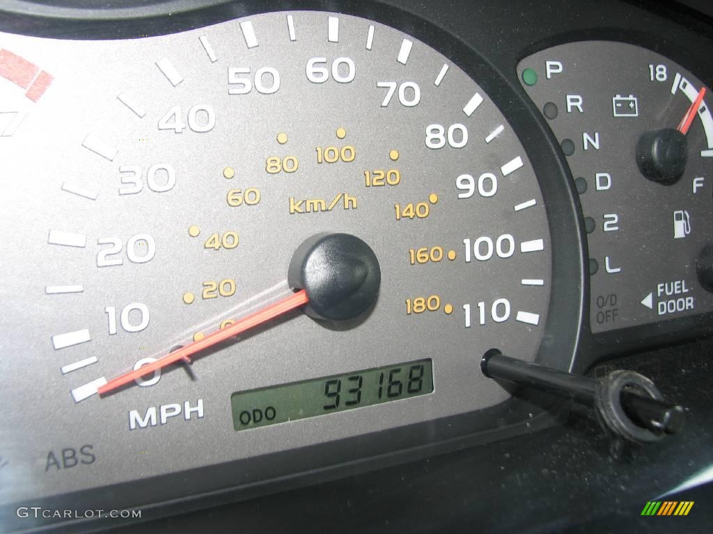 2002 Sequoia SR5 - Black / Charcoal photo #14