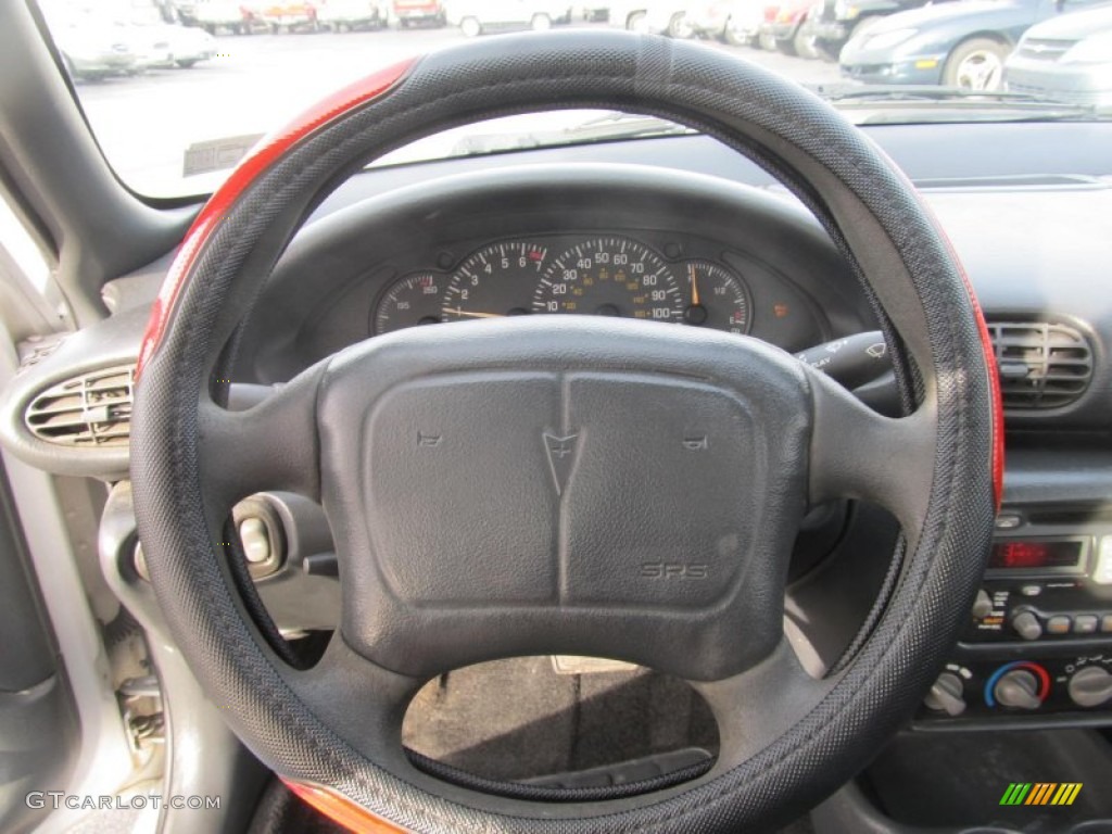 2002 Sunfire SE Sedan - Ultra Silver Metallic / Graphite photo #11
