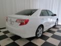Super White - Camry SE Photo No. 16