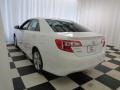 Super White - Camry SE Photo No. 18