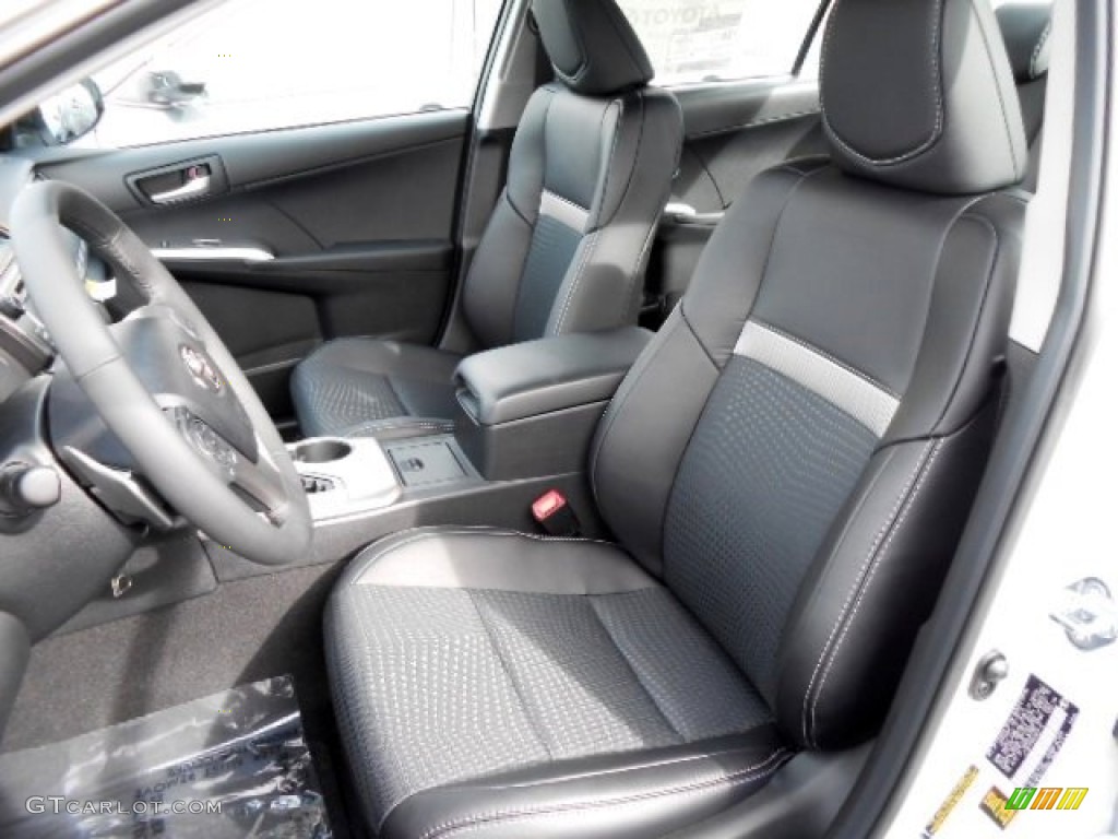 2012 Toyota Camry SE Front Seat Photo #74205871