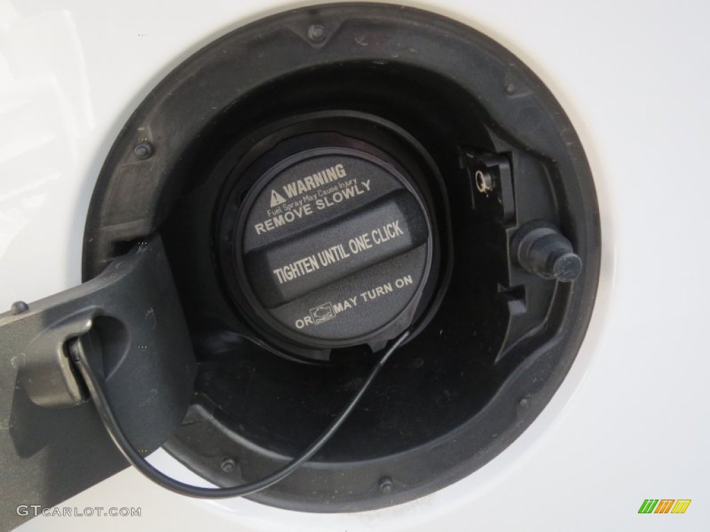 2013 Elantra GT - Monaco White / Beige photo #12