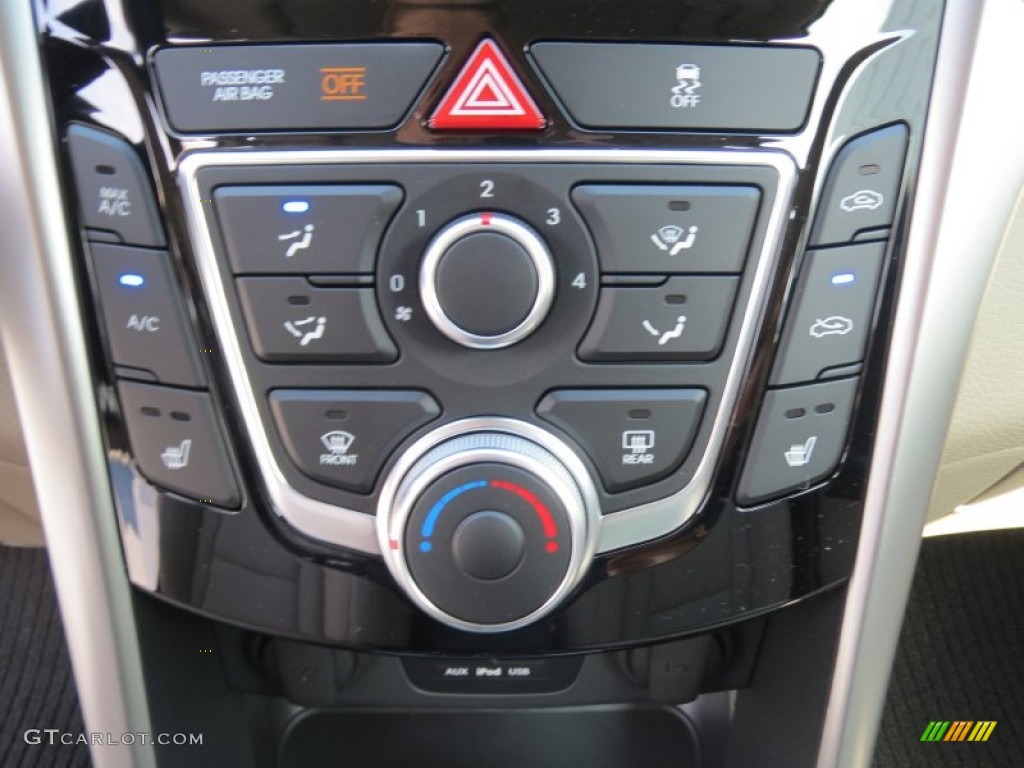 2013 Hyundai Elantra GT Controls Photo #74206300