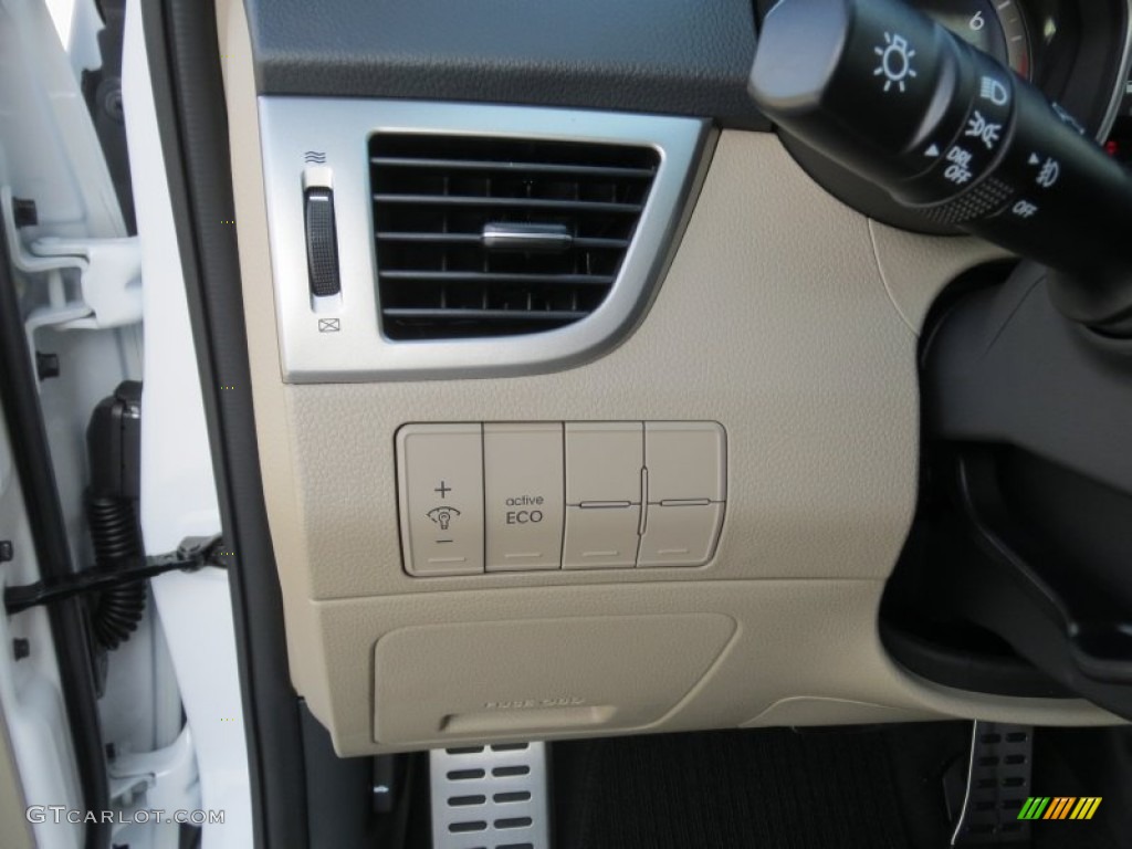 2013 Hyundai Elantra GT Controls Photo #74206378