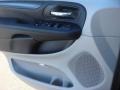 True Blue Pearl - Grand Caravan SXT Photo No. 12