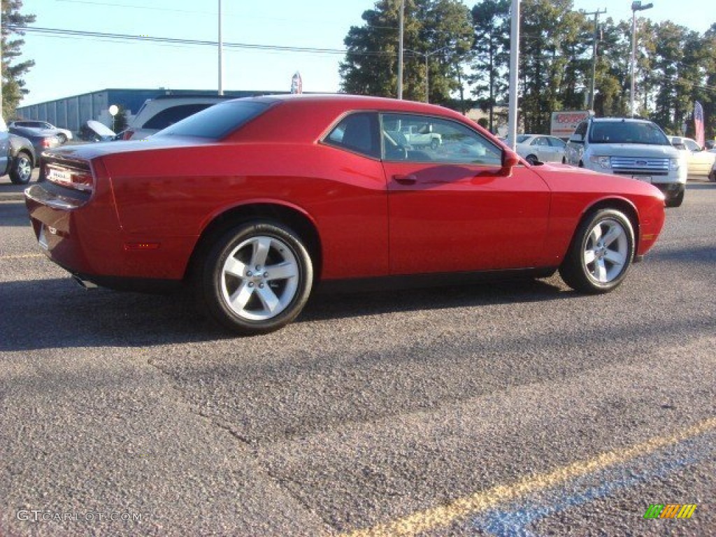 2013 Challenger SXT - Redline 3-Coat Pearl / Dark Slate Gray photo #2