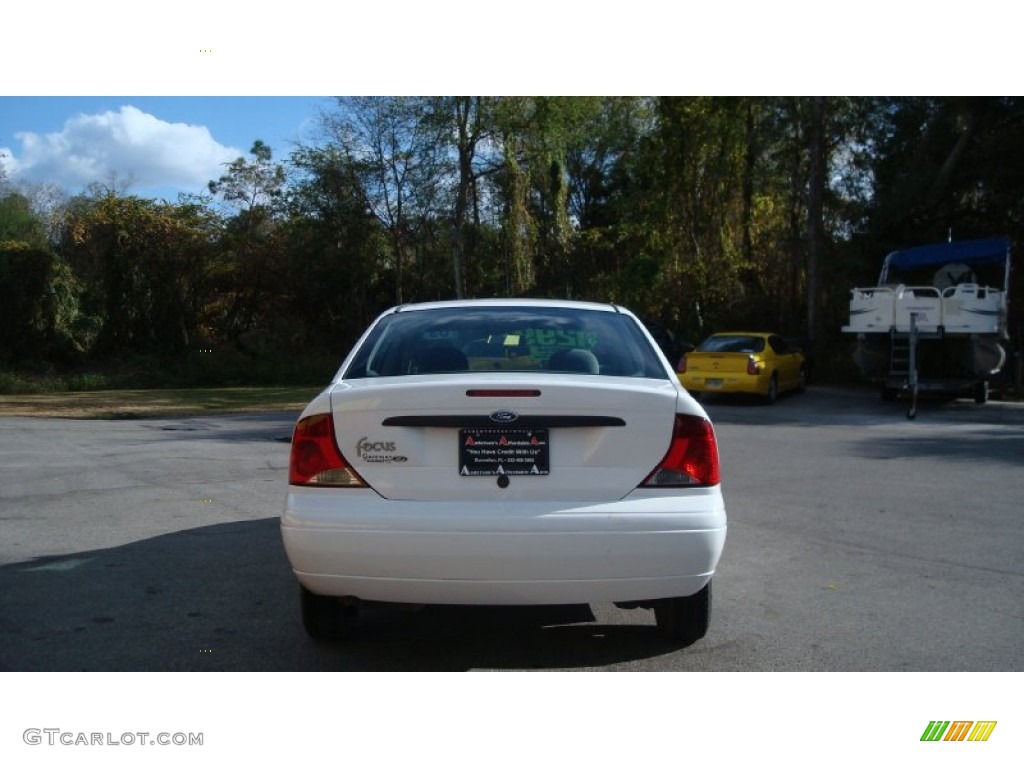 2003 Focus LX Sedan - Cloud 9 White / Medium Graphite photo #4