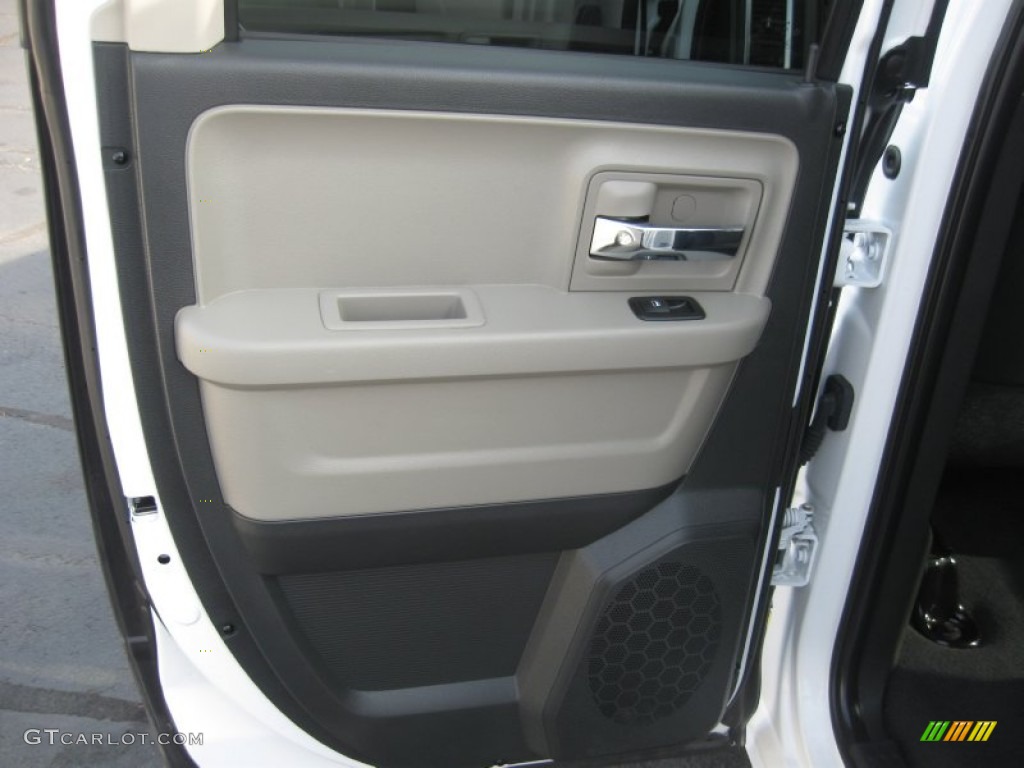 2012 Ram 1500 SLT Quad Cab - Bright White / Dark Slate Gray/Medium Graystone photo #6