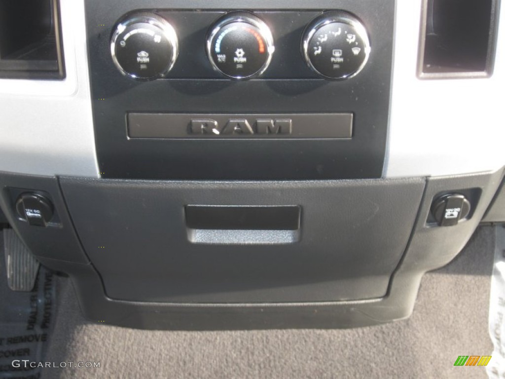 2012 Ram 1500 SLT Quad Cab - Bright White / Dark Slate Gray/Medium Graystone photo #13