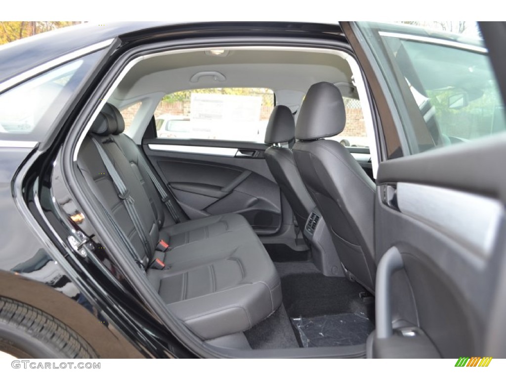 2013 Passat 2.5L SE - Black / Titan Black photo #4