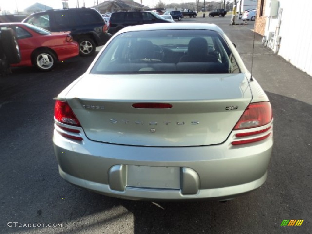 2005 Stratus SXT Sedan - Satin Jade Pearl / Dark Slate Gray photo #4