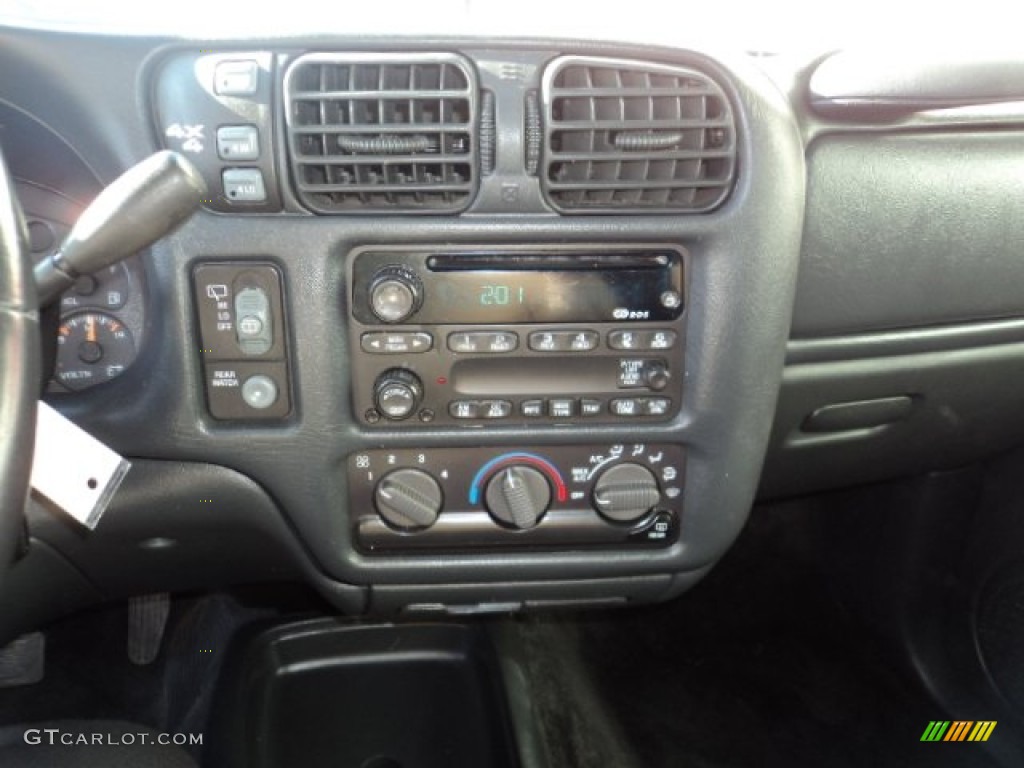 2003 Blazer LS 4x4 - Sandalwood Metallic / Graphite photo #10