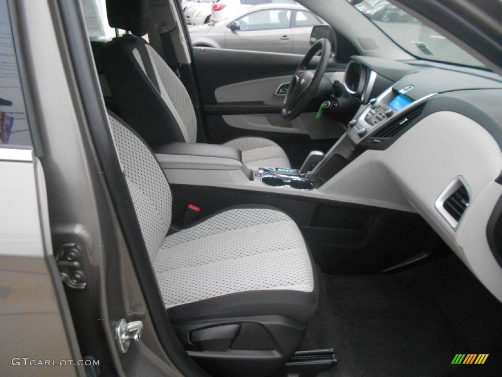 2010 Equinox LS AWD - Mocha Steel Metallic / Jet Black/Light Titanium photo #16