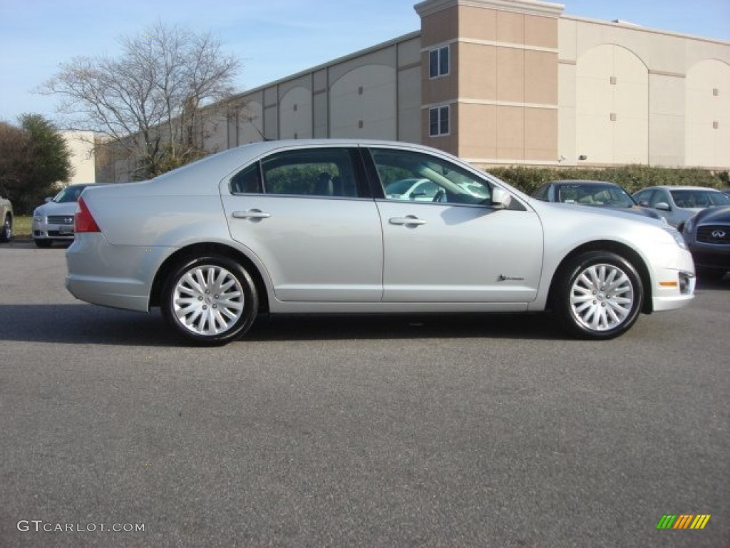 2010 Fusion Hybrid - Brilliant Silver Metallic / Charcoal Black photo #3