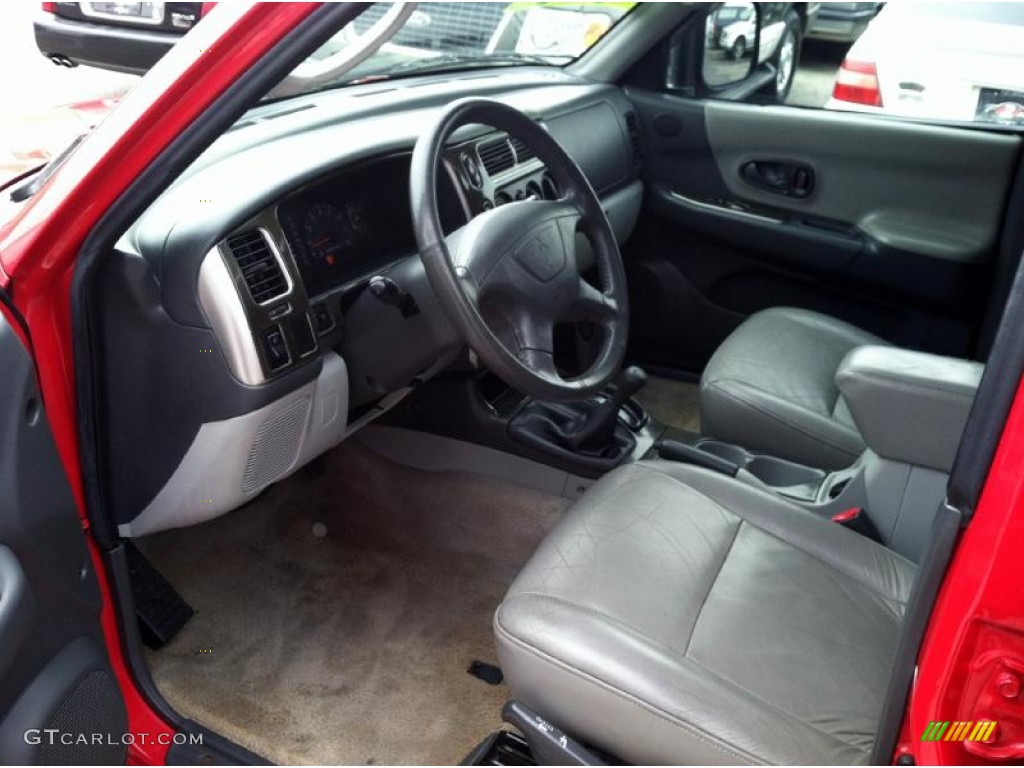 Gray Interior 2001 Mitsubishi Montero Sport 3.5XS 4x4 Photo #74237786