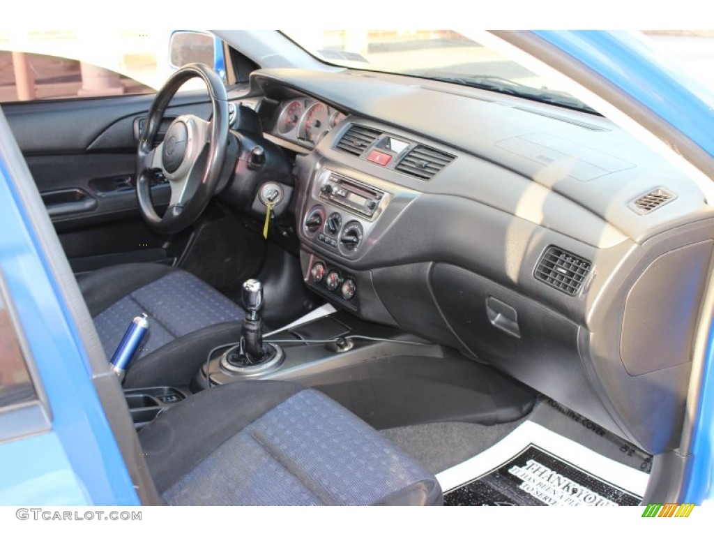 2003 Mitsubishi Lancer Evolution VIII Dashboard Photos