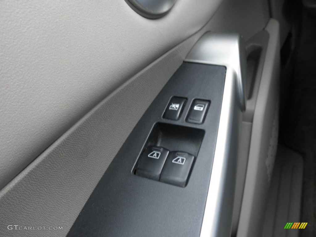 2004 Quest 3.5 S - Coral Sand Metallic / Gray photo #10