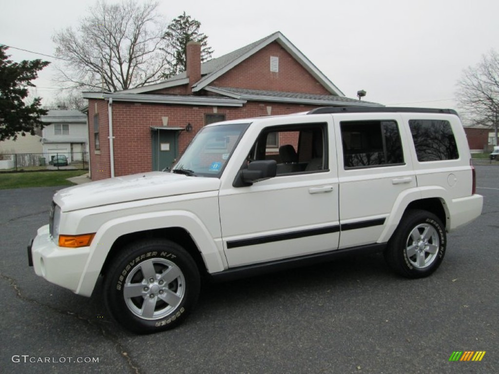 2007 Commander Sport 4x4 - Stone White / Khaki photo #1