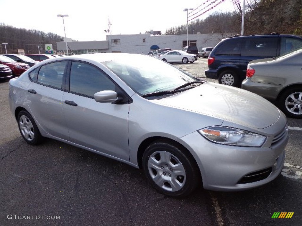 2013 Dart SE - Bright Silver Metallic / Black photo #9