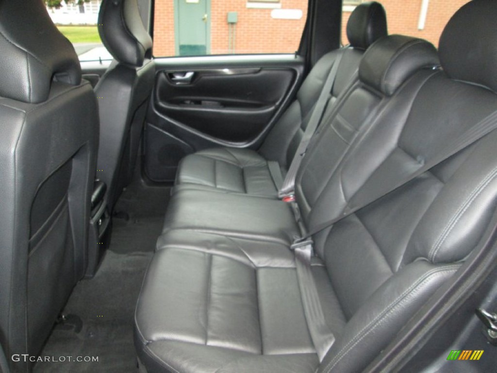 2004 Volvo V70 2.5T Rear Seat Photo #74242178